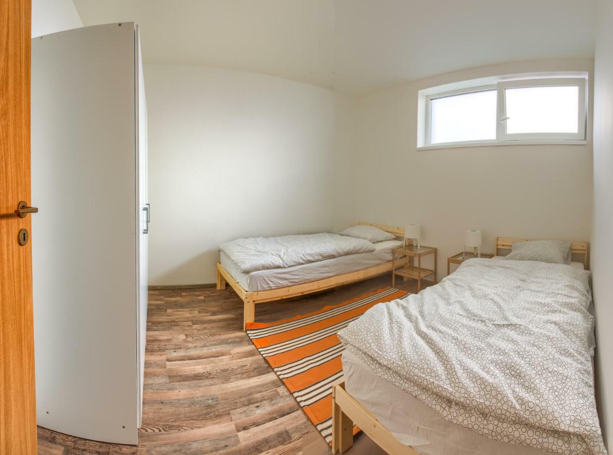 2 Bedroom Apartment, Brnenska Prehrada 2Km Brno Eksteriør bilde